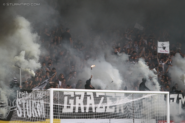 Sturm Graz - Austria Wien
Oesterreichische Fussball Bundesliga, 11. Runde, SK Sturm Graz - FK Austria Wien, Stadion Liebenau Graz, 07.10.2012. 

Foto zeigt Fans von Sturm mit einer Choreografie
Schlüsselwörter: pyrotechnik