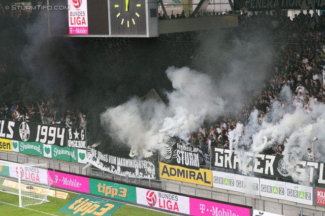 Sturm Graz - Austria Wien
Oesterreichische Fussball Bundesliga, 11. Runde, SK Sturm Graz - FK Austria Wien, Stadion Liebenau Graz, 07.10.2012. 

Foto zeigt Fans von Sturm mit einer Choreografie
Schlüsselwörter: pyrotechnik