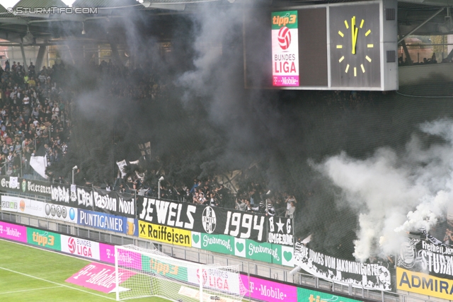 Sturm Graz - Austria Wien
Oesterreichische Fussball Bundesliga, 11. Runde, SK Sturm Graz - FK Austria Wien, Stadion Liebenau Graz, 07.10.2012. 

Foto zeigt Fans von Sturm mit einer Choreografie
Schlüsselwörter: pyrotechnik