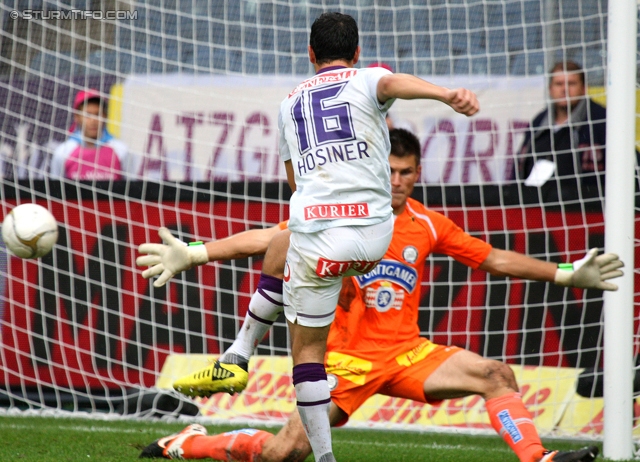 Sturm Graz - Austria Wien
Oesterreichische Fussball Bundesliga, 11. Runde, SK Sturm Graz - FK Austria Wien, Stadion Liebenau Graz, 07.10.2012. 

Foto zeigt Philipp Hosiner (Austria) und Johannes Focher (Sturm)
