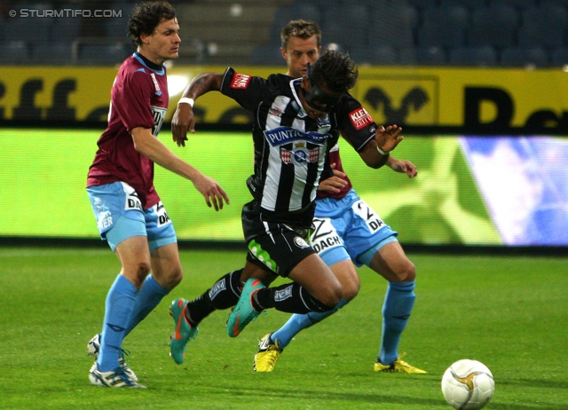 Sturm Graz - Mattersburg
Oesterreichische Fussball Bundesliga, 12. Runde, SK Sturm Graz - SV Mattersburg, Stadion Liebenau Graz, 20.10.2012. 

Foto zeigt Rubin Rafael Okotie (Sturm)
Schlüsselwörter: foul