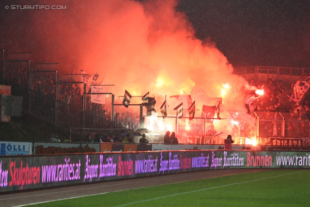 Wolfsberg - Sturm Graz
Oesterreichische Fussball Bundesliga, 13. Runde,  Wolfsberger AC - SK Sturm Graz, Lavanttal-Arena Wolfsberg, 27.10.2012. 

Foto zeigt Fans von Sturm mit einer Choreografie
Schlüsselwörter: pyrotechnik