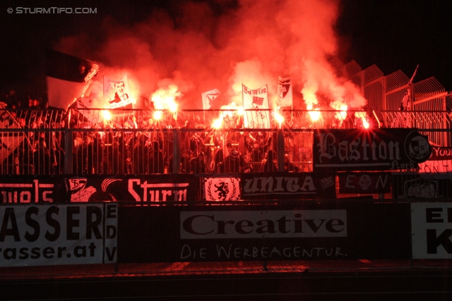 Wolfsberg - Sturm Graz
Oesterreichische Fussball Bundesliga, 13. Runde,  Wolfsberger AC - SK Sturm Graz, Lavanttal-Arena Wolfsberg, 27.10.2012. 

Foto zeigt Fans von Sturm mit einer Choreografie
