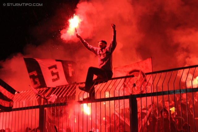 Wolfsberg - Sturm Graz
Oesterreichische Fussball Bundesliga, 13. Runde,  Wolfsberger AC - SK Sturm Graz, Lavanttal-Arena Wolfsberg, 27.10.2012. 

Foto zeigt Fans von Sturm mit einer Choreografie
