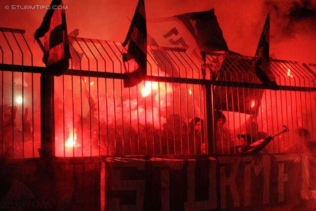 Wolfsberg - Sturm Graz
Oesterreichische Fussball Bundesliga, 13. Runde,  Wolfsberger AC - SK Sturm Graz, Lavanttal-Arena Wolfsberg, 27.10.2012. 

Foto zeigt Fans von Sturm mit einer Choreografie
