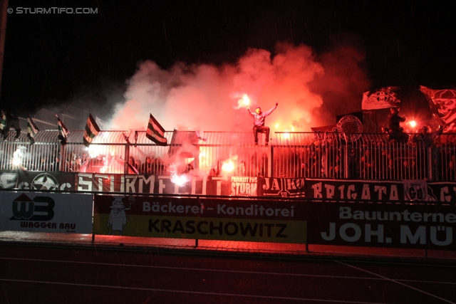 Wolfsberg - Sturm Graz
Oesterreichische Fussball Bundesliga, 13. Runde,  Wolfsberger AC - SK Sturm Graz, Lavanttal-Arena Wolfsberg, 27.10.2012. 

Foto zeigt Fans von Sturm mit einer Choreografie
