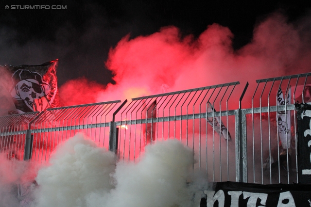 Wolfsberg - Sturm Graz
Oesterreichische Fussball Bundesliga, 13. Runde,  Wolfsberger AC - SK Sturm Graz, Lavanttal-Arena Wolfsberg, 27.10.2012. 

Foto zeigt Fans von Sturm mit einer Choreografie
