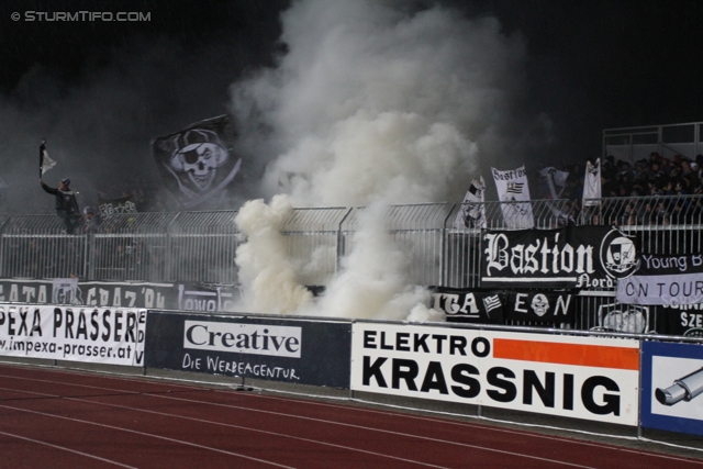 Wolfsberg - Sturm Graz
Oesterreichische Fussball Bundesliga, 13. Runde,  Wolfsberger AC - SK Sturm Graz, Lavanttal-Arena Wolfsberg, 27.10.2012. 

Foto zeigt Fans von Sturm mit einer Choreografie
