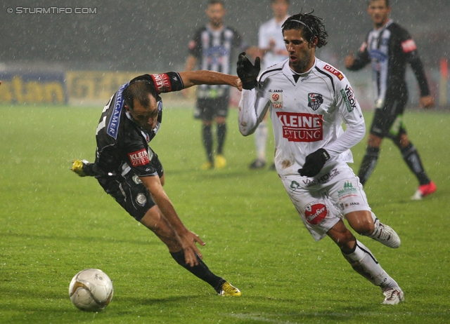 Wolfsberg - Sturm Graz
Oesterreichische Fussball Bundesliga, 13. Runde,  Wolfsberger AC - SK Sturm Graz, Lavanttal-Arena Wolfsberg, 27.10.2012. 

Foto zeigt Leonhard Kaufmann (Sturm) und Jacobo Maria Yncian Pajares (Wolfsberg)
