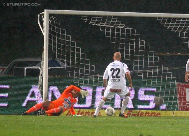 Wolfsberg - Sturm Graz
Oesterreichische Fussball Bundesliga, 13. Runde,  Wolfsberger AC - SK Sturm Graz, Lavanttal-Arena Wolfsberg, 27.10.2012. 

Foto zeigt Johannes Focher (Sturm) und Stephan Stueckler (Wolfsberg)
