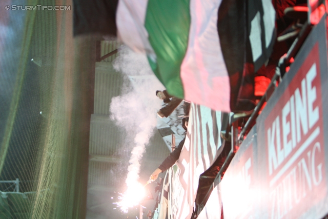 Sturm Graz - Rapid Wien
Oesterreichische Fussball Bundesliga, 14. Runde, SK Sturm Graz - SK Rapid Wien, Stadion Liebenau Graz, 03.11.2012. 

Foto zeigt Fans von Sturm
Schlüsselwörter: pyrotechnik