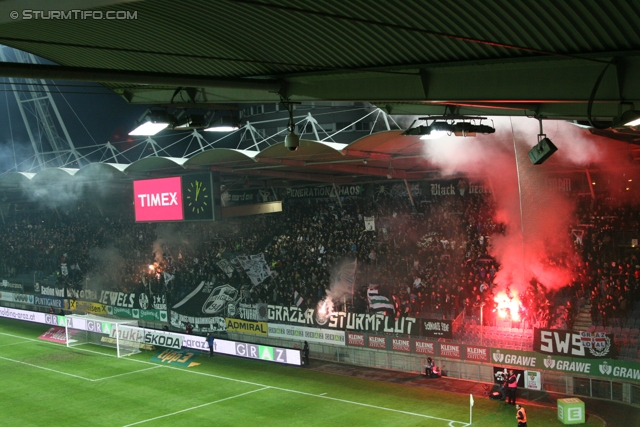 Sturm Graz - Rapid Wien
Oesterreichische Fussball Bundesliga, 14. Runde, SK Sturm Graz - SK Rapid Wien, Stadion Liebenau Graz, 03.11.2012. 

Foto zeigt Fans von Sturm
Schlüsselwörter: pyrotechnik