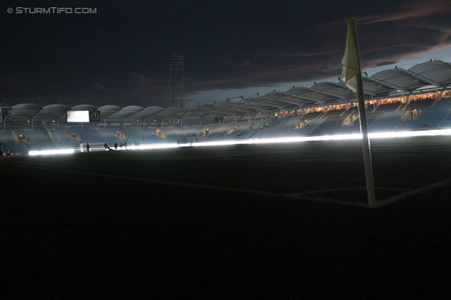 Sturm Graz - Rapid Wien
Oesterreichische Fussball Bundesliga, 14. Runde, SK Sturm Graz - SK Rapid Wien, Stadion Liebenau Graz, 03.11.2012. 

Foto zeigt eine Innenansicht Stadion Liebenau beim Flutlichtausfall
