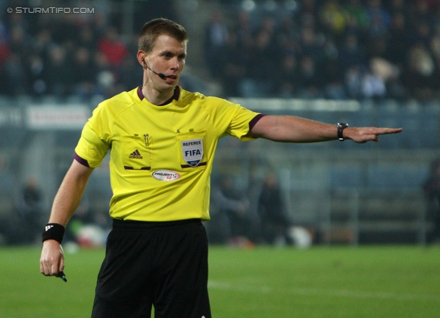 Sturm Graz - Rapid Wien
Oesterreichische Fussball Bundesliga, 14. Runde, SK Sturm Graz - SK Rapid Wien, Stadion Liebenau Graz, 03.11.2012. 

Foto zeigt Schiedsrichter Markus Hameter
