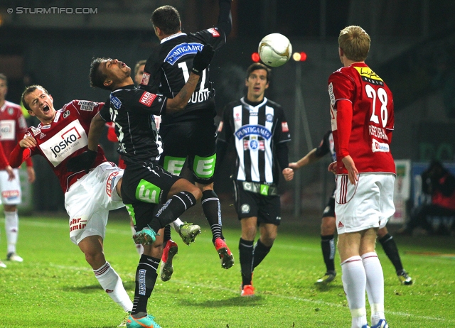 Sturm Graz - Ried
Oesterreichische Fussball Bundesliga, 16. Runde, SK Sturm Graz - SV Ried, Stadion Liebenau Graz, 17.11.2012. 

Foto zeigt Milan Dudic (Sturm) und Thomas Reifeltshammer (Ried)
