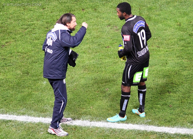 Sturm Graz - Ried
Oesterreichische Fussball Bundesliga, 16. Runde, SK Sturm Graz - SV Ried, Stadion Liebenau Graz, 17.11.2012. 

Foto zeigt Peter Hyballa (Cheftrainer Sturm) und Richard Sukuta-Pasu (Sturm)
