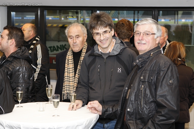 Sturm Mitgliederehrung
Oesterreichische Fussball Bundesliga, SK Sturm Graz Mitgliederehrung, Stadion Liebenau Graz, 17.11.2012. 

Foto zeigt Vereinsmitglieder von Sturm
