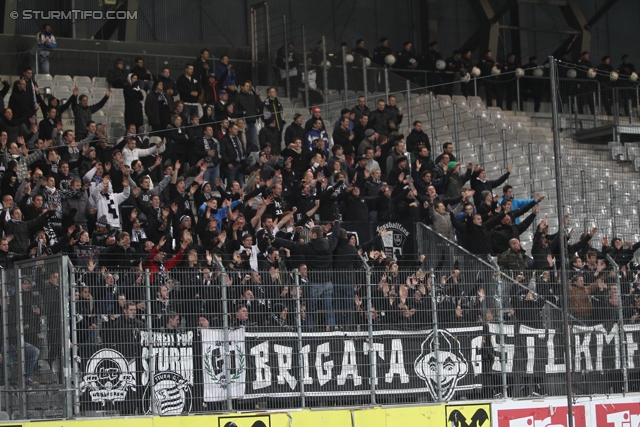 Innsbruck - Sturm Graz
Oesterreichische Fussball Bundesliga, 17. Runde,  FC Wacker Innsbruck - SK Sturm Graz, Tivoli Stadion Innsbruck, 24.11.2012. 

Foto zeigt Fans von Sturm
