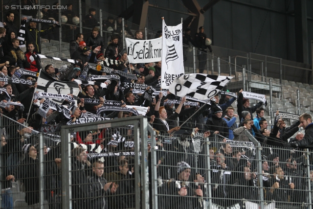 Innsbruck - Sturm Graz
Oesterreichische Fussball Bundesliga, 17. Runde,  FC Wacker Innsbruck - SK Sturm Graz, Tivoli Stadion Innsbruck, 24.11.2012. 

Foto zeigt Fans von Sturm
