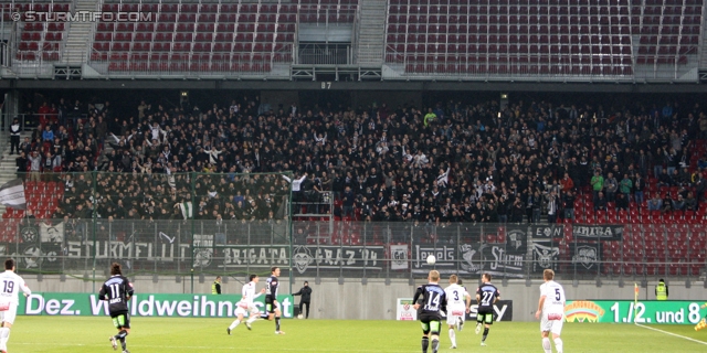 Wolfsberg - Sturm Graz
Oesterreichische Fussball Bundesliga, 13. Runde, Wolfsberg AC - SK Sturm Graz, Woerthereestadion Klagenfurt, 27.11.2012. 

Foto zeigt Fans von Sturm
