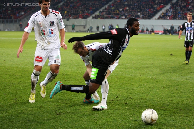 Wolfsberg - Sturm Graz
Oesterreichische Fussball Bundesliga, 13. Runde, Wolfsberg AC - SK Sturm Graz, Woerthereestadion Klagenfurt, 27.11.2012. 

Foto zeigt Richard Sukuta-Pasu (Sturm)
Schlüsselwörter: foul