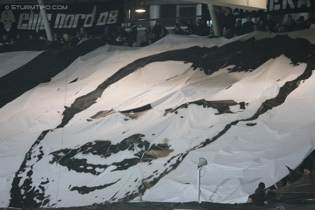 Sturm Graz - Wr. Neustadt
Oesterreichische Fussball Bundesliga, 18. Runde, SK Sturm Graz - SC Wiener Neustadt, Stadion Liebenau Graz, 01.12.2012. 

Foto zeigt Fans von Sturm mit einer Choreografie
