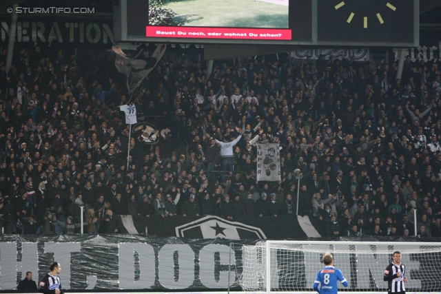 Sturm Graz - Wr. Neustadt
Oesterreichische Fussball Bundesliga, 18. Runde, SK Sturm Graz - SC Wiener Neustadt, Stadion Liebenau Graz, 01.12.2012. 

Foto zeigt Fans von Sturm
