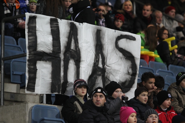 Sturm Graz - Wr. Neustadt
Oesterreichische Fussball Bundesliga, 18. Runde, SK Sturm Graz - SC Wiener Neustadt, Stadion Liebenau Graz, 01.12.2012. 

Foto zeigt Fans von Sturm mit einem Transparent von Mario Haas (Sturm)
