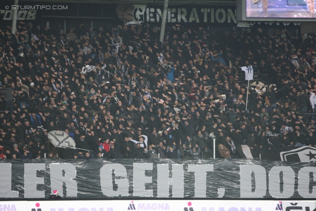 Sturm Graz - Wr. Neustadt
Oesterreichische Fussball Bundesliga, 18. Runde, SK Sturm Graz - SC Wiener Neustadt, Stadion Liebenau Graz, 01.12.2012. 

Foto zeigt Fans von Sturm
