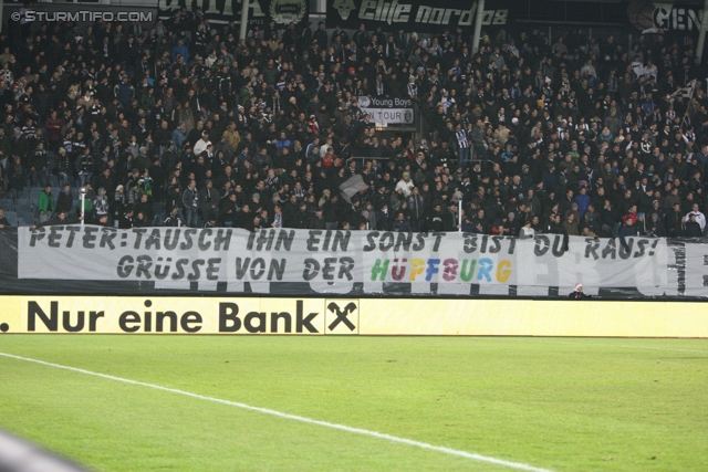 Sturm Graz - Wr. Neustadt
Oesterreichische Fussball Bundesliga, 18. Runde, SK Sturm Graz - SC Wiener Neustadt, Stadion Liebenau Graz, 01.12.2012. 

Foto zeigt Fans von Sturm mit einem Spruchband
