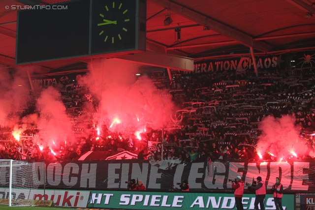 Sturm Graz - Wr. Neustadt
Oesterreichische Fussball Bundesliga, 18. Runde, SK Sturm Graz - SC Wiener Neustadt, Stadion Liebenau Graz, 01.12.2012. 

Foto zeigt Fans von Sturm
Schlüsselwörter: pyrotechnik