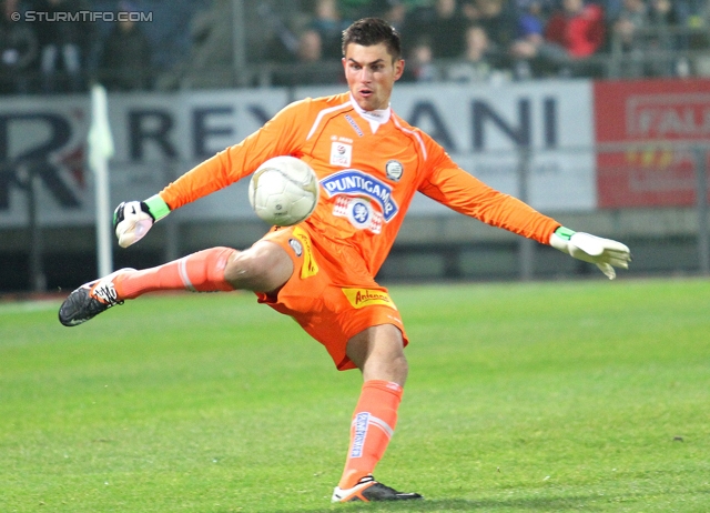 Sturm Graz - Wr. Neustadt
Oesterreichische Fussball Bundesliga, 18. Runde, SK Sturm Graz - SC Wiener Neustadt, Stadion Liebenau Graz, 01.12.2012. 

Foto zeigt Johannes Focher (Sturm)
