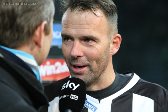 Sturm Graz - Wr. Neustadt
Oesterreichische Fussball Bundesliga, 18. Runde, SK Sturm Graz - SC Wiener Neustadt, Stadion Liebenau Graz, 01.12.2012. 

Foto zeigt Mario Haas (Sturm) beim Interview
