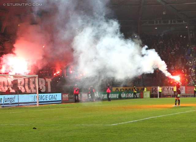 Sturm Graz - Wr. Neustadt
Oesterreichische Fussball Bundesliga, 18. Runde, SK Sturm Graz - SC Wiener Neustadt, Stadion Liebenau Graz, 01.12.2012. 

Foto zeigt Mario Haas (Sturm)
Schlüsselwörter: pyrotechnik