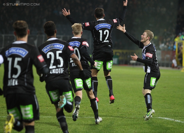 Sturm Graz - Wr. Neustadt
Oesterreichische Fussball Bundesliga, 18. Runde, SK Sturm Graz - SC Wiener Neustadt, Stadion Liebenau Graz, 01.12.2012. 

Foto zeigt Michael Madl (Sturm), Rubin Rafael Okotie (Sturm), Matthias Koch (Sturm), Milan Dudic (Sturm) und Florian Kainz (Sturm)
Schlüsselwörter: torjubel