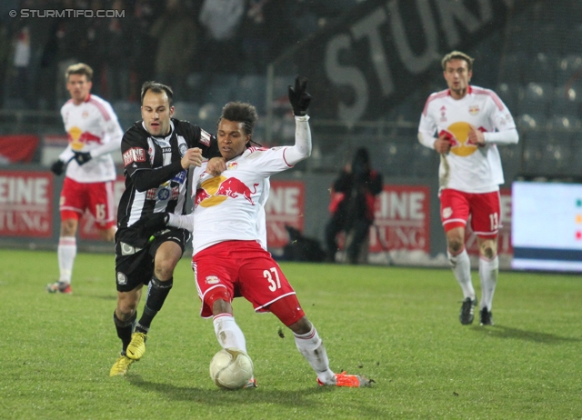 Sturm Graz - RB Salzburg
Oesterreichische Fussball Bundesliga, 19. Runde, SK Sturm Graz - RB Salzburg, Stadion Liebenau Graz, 08.12.2012. 

Foto zeigt Leonhard Kaufmann (Sturm) und Valentin Lazaro (Salzburg)
