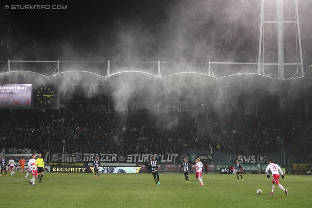 Sturm Graz - RB Salzburg
Oesterreichische Fussball Bundesliga, 19. Runde, SK Sturm Graz - RB Salzburg, Stadion Liebenau Graz, 08.12.2012. 

Foto zeigt Schneeverwehung
