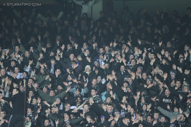 Austria Wien - Sturm Graz
Oesterreichische Fussball Bundesliga, 20. Runde, FK Austria Wien - SK Sturm Graz, Franz-Horr-Stadion Wien, 16.12.2012. 

Foto zeigt Fans von Sturm
