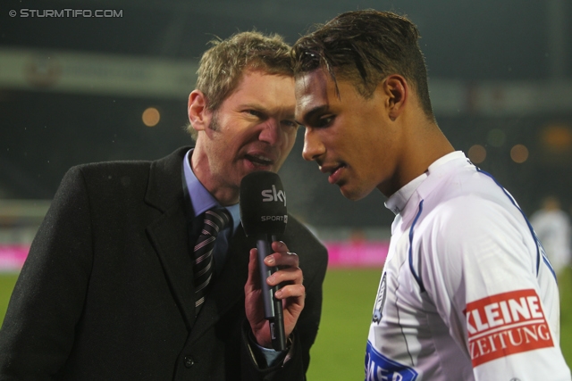 Austria Wien - Sturm Graz
Oesterreichische Fussball Bundesliga, 20. Runde, FK Austria Wien - SK Sturm Graz, Franz-Horr-Stadion Wien, 16.12.2012. 

Foto zeigt Rubin Rafael Okotie (Sturm) beim Interview
