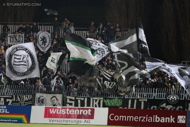 Mattersburg - Sturm Graz
Oesterreichische Fussball Bundesliga, 21. Runde,SV Mattersburg - SK Sturm Graz, Pappelstadion Mattersburg, 16.02.2013. 

Foto zeigt Fans von Sturm
