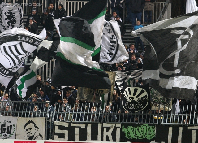 Mattersburg - Sturm Graz
Oesterreichische Fussball Bundesliga, 21. Runde,SV Mattersburg - SK Sturm Graz, Pappelstadion Mattersburg, 16.02.2013. 

Foto zeigt Fans von Sturm
