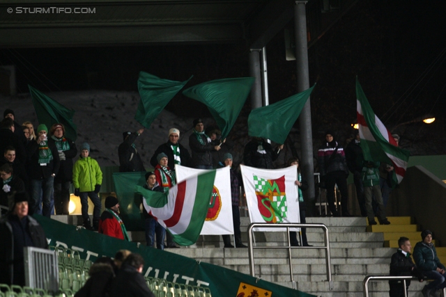 Mattersburg - Sturm Graz
Oesterreichische Fussball Bundesliga, 21. Runde,SV Mattersburg - SK Sturm Graz, Pappelstadion Mattersburg, 16.02.2013. 

Foto zeigt Fans von Mattersburg
