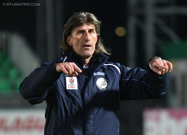 Mattersburg - Sturm Graz
Oesterreichische Fussball Bundesliga, 21. Runde,SV Mattersburg - SK Sturm Graz, Pappelstadion Mattersburg, 16.02.2013. 

Foto zeigt Stojadin Rajkovic (Co-Trainer Sturm)
