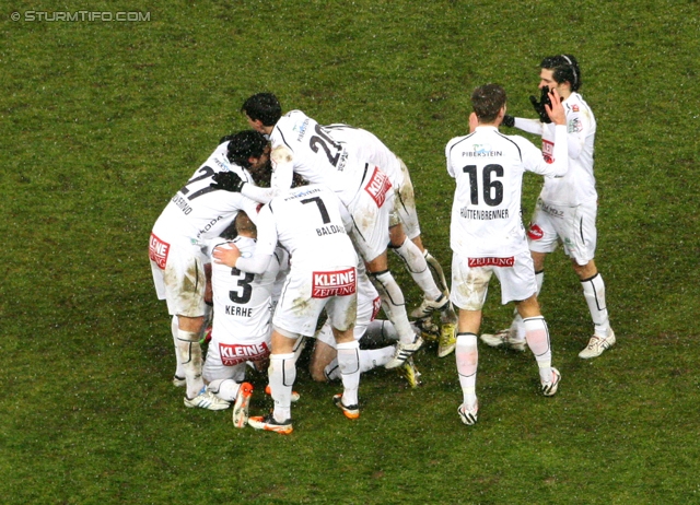 Sturm Graz - Wolfsberg
Oesterreichische Fussball Bundesliga, 22. Runde, SK Sturm Graz - Wolfsberger AC, Stadion Liebenau Graz, 23.02.2013. 

Foto zeigt die Mannschaft von Wolfsberg
Schlüsselwörter: torjubel