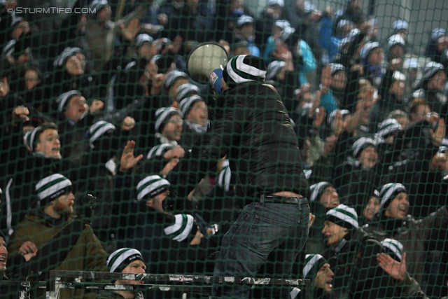 Rapid Wien - Sturm Graz
Oesterreichische Fussball Bundesliga, 23. Runde, SK Rapid Wien - SK Sturm Graz, Gerhard Hanappi Stadion Wien, 23.02.2013. 

Foto zeigt Fans von Sturm
