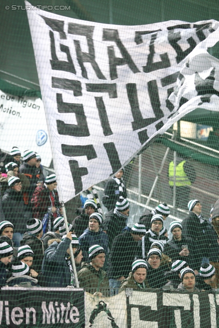 Rapid Wien - Sturm Graz
Oesterreichische Fussball Bundesliga, 23. Runde, SK Rapid Wien - SK Sturm Graz, Gerhard Hanappi Stadion Wien, 23.02.2013. 

Foto zeigt Fans von Sturm
