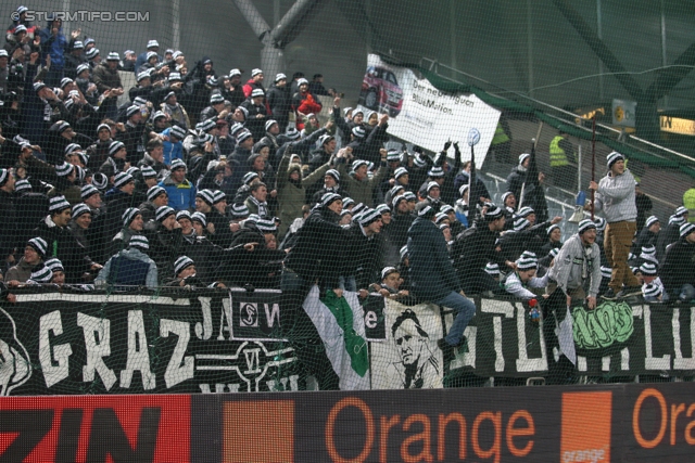 Rapid Wien - Sturm Graz
Oesterreichische Fussball Bundesliga, 23. Runde, SK Rapid Wien - SK Sturm Graz, Gerhard Hanappi Stadion Wien, 23.02.2013. 

Foto zeigt Fans von Sturm
