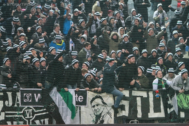 Rapid Wien - Sturm Graz
Oesterreichische Fussball Bundesliga, 23. Runde, SK Rapid Wien - SK Sturm Graz, Gerhard Hanappi Stadion Wien, 23.02.2013. 

Foto zeigt Fans von Sturm
