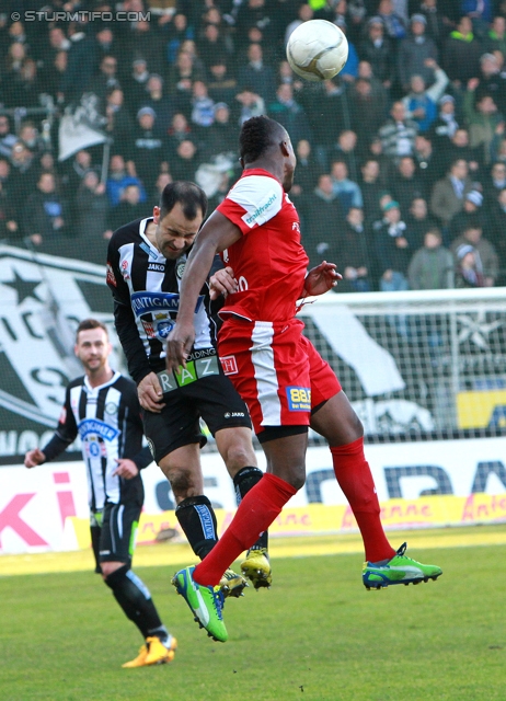 Sturm Graz - Admira Wacker
Oesterreichische Fussball Bundesliga, 24. Runde, SK Sturm Graz - FC Admira Wacker Moedling, Stadion Liebenau Graz, 02.03.2013. 

Foto zeigt Michael Madl (Sturm), Leonhard Kaufmann (Sturm), Issiaka Ouedraogo (Admira)
