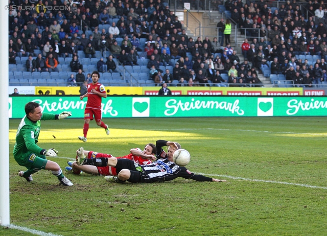 Sturm Graz - Admira Wacker
Oesterreichische Fussball Bundesliga, 24. Runde, SK Sturm Graz - FC Admira Wacker Moedling, Stadion Liebenau Graz, 02.03.2013. 

Foto zeigt Juergen Macho (Admira), Florian Kainz (Sturm)
